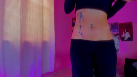 Snapshot of gabrielabunny_ chatting on February 21, 4:41 pm Gabriela online show from February 21, 4:41 pm