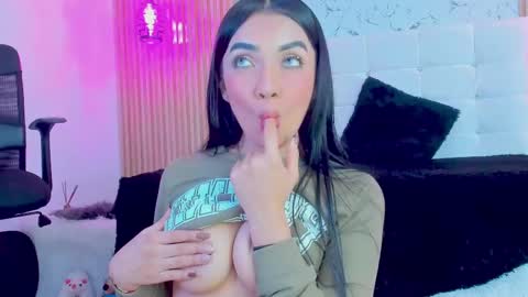 Snapshot of gabrielam_ms chatting on February 18, 1:54 am Gabriela Evans MS online show from February 18, 1:54 am