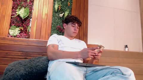 gabriell_ramirez_ online show from February 22, 3:45 am