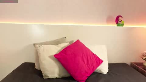 Snapshot of gabriella_luv chatting on October 20, 1:00 pm gabriella_luv online show from October 20, 1:00 pm
