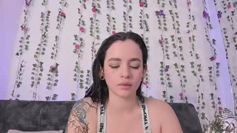 Snapshot of gaby_mason chatting on February 19, 12:11 pm Gaby online show from February 19, 12:11 pm