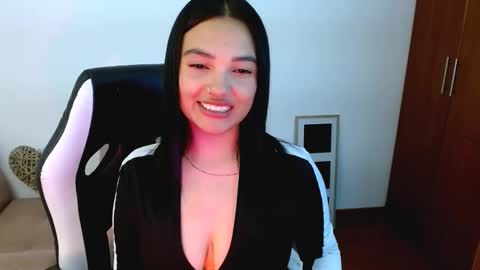Snapshot of gaby_saikozz chatting on September 26, 8:24 pm My name is Gabriela.. nice to meet you thumbs up please its very important to me online show from September 26, 8:24 pm