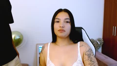 Snapshot of gaby_saikozz chatting on October 20, 4:24 am My name is Gabriela.. nice to meet you thumbs up please its very important to me online show from October 20, 4:24 am
