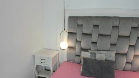 Snapshot of gaby_smit__ chatting on November 19, 11:32 am GABRIELA online show from November 19, 11:32 am