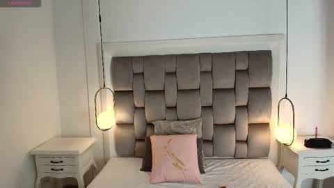 Snapshot of gaby_smit__ chatting on December 3, 11:30 am GABRIELA online show from December 3, 11:30 am