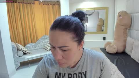 gabriela online show from March 25, 4:46 pm