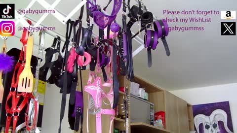 gabygumms online show from September 29, 2:11 pm