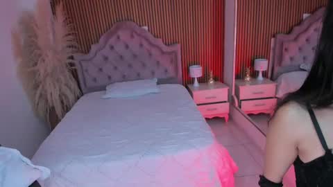 Gaby Owens  online show from April 16, 9:50 pm