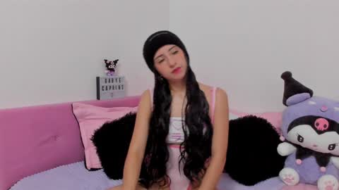 Snapshot of gabyye_capprins chatting on January 15, 7:44 pm gabyye capprins online show from January 15, 7:44 pm