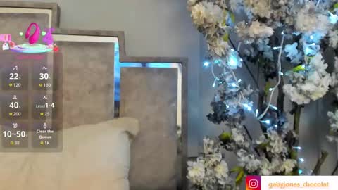 Snapshot of gabyyjones chatting on September 19, 11:33 am gabyyjones online show from September 19, 11:33 am