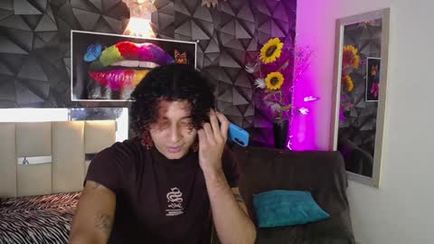 Snapshot of gael__david chatting on December 29, 3:22 am Gael online show from December 29, 3:22 am