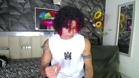 Snapshot of gael__david chatting on January 3, 4:00 am Gael online show from January 3, 4:00 am