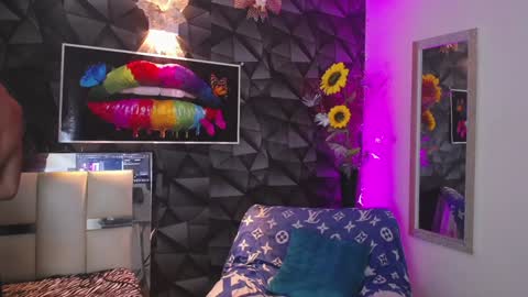 Snapshot of gael__david chatting on January 5, 7:49 am Gael online show from January 5, 7:49 am