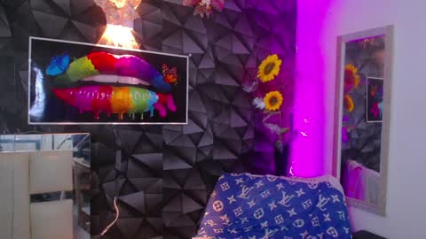 Snapshot of gael__david chatting on January 10, 7:35 am Gael online show from January 10, 7:35 am