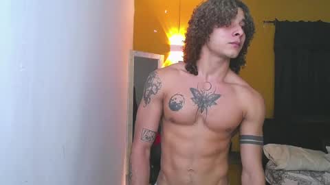 Snapshot of gael__david chatting on February 13, 5:48 am Gael online show from February 13, 5:48 am