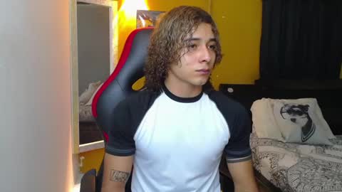 Snapshot of gael__david chatting on February 23, 2:40 am Gael online show from February 23, 2:40 am