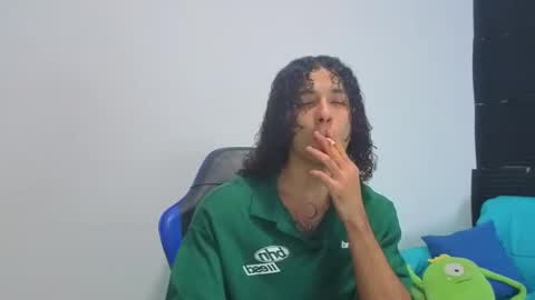 Snapshot of gael__david chatting on October 15, 4:12 am Gael online show from October 15, 4:12 am