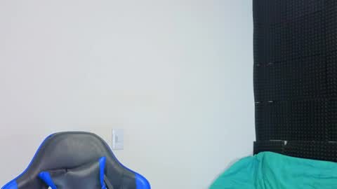 Snapshot of gael__david chatting on October 17, 2:59 am Gael online show from October 17, 2:59 am