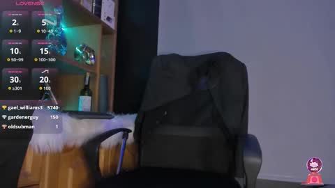 Snapshot of gael_williams3 chatting on October 31, 11:17 pm gael_williams3 online show from October 31, 11:17 pm