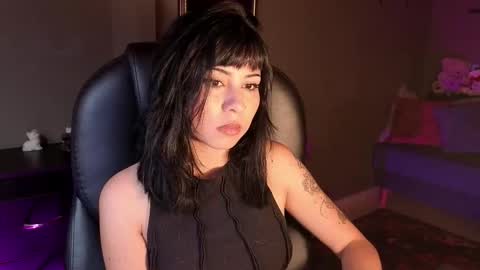 Snapshot of gaia_joness chatting on December 1, 7:30 pm gaia_joness online show from December 1, 7:30 pm