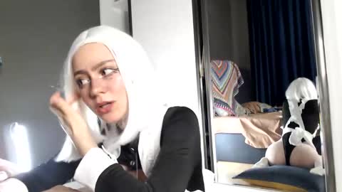 My name Lou 3 online show from December 17, 3:28 pm