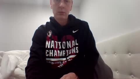 Snapshot of gamerboy200 chatting on December 3, 7:10 am gamerboy200 online show from December 3, 7:10 am