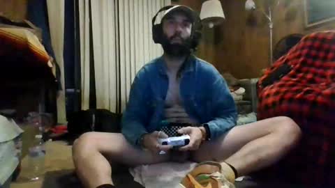 Snapshot of gamerfiend420 chatting on November 17, 4:40 am gamerfiend420 online show from November 17, 4:40 am