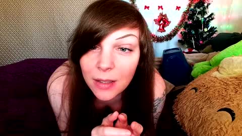 Snapshot of gamergirlroxy chatting on December 24, 10:28 pm GamerGirlRoxy online show from December 24, 10:28 pm