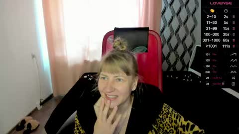 Snapshot of ganet469 chatting on June 3, 8:50 am Janette online show from June 3, 8:50 am