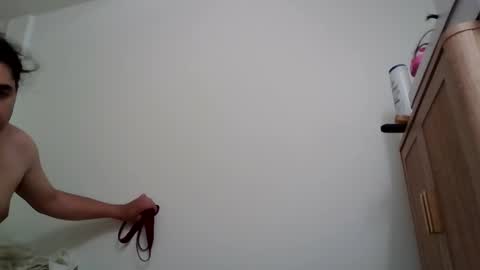 Snapshot of gangdrewski chatting on December 17, 10:49 pm gangdrewski online show from December 17, 10:49 pm