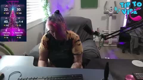 MaryBlue online show from December 3, 8:17 pm