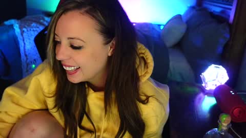 Snapshot of garagesex22 chatting on February 5, 12:17 pm Jenna  - be back MONDAY night.  online show from February 5, 12:17 pm