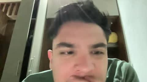 Snapshot of garypinepineapple chatting on April 28, 2:49 am garypinepineapple online show from April 28, 2:49 am