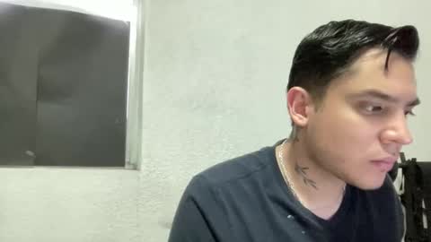Snapshot of garypinepineapple chatting on May 10, 11:10 pm garypinepineapple online show from May 10, 11:10 pm