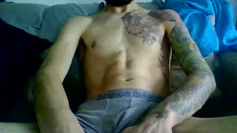 garyreal1990 online show from April 4, 10:02 am