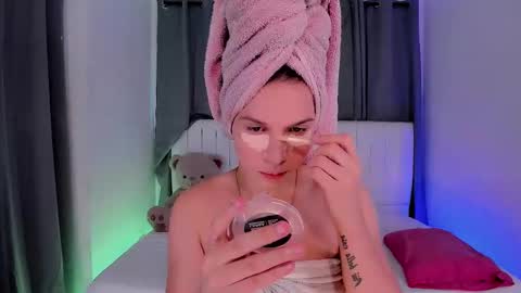 Vnecis Marn online show from March 2, 7:32 pm