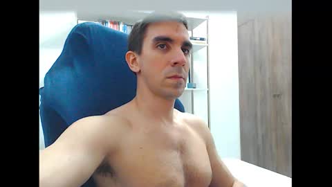 Snapshot of gatosarado23 chatting on December 1, 4:17 am gatosarado23 online show from December 1, 4:17 am