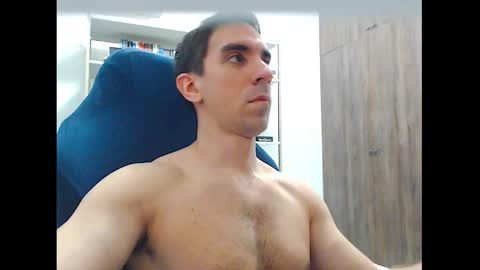 Snapshot of gatosarado23 chatting on December 2, 8:30 am gatosarado23 online show from December 2, 8:30 am