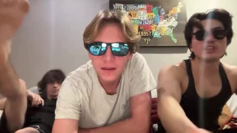 Snapshot of gavinnumbers chatting on October 28, 2:15 am gavinnumbers online show from October 28, 2:15 am