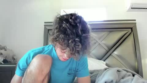 Snapshot of gayndepressed chatting on September 26, 9:08 pm Trace online show from September 26, 9:08 pm