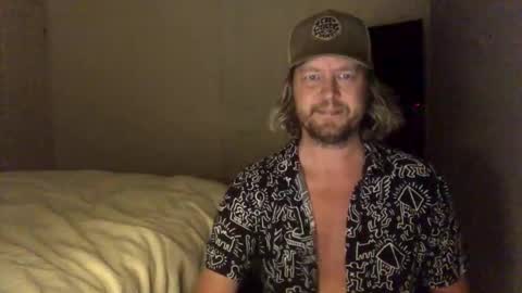 Snapshot of gcsurfer81 chatting on September 19, 9:00 am gcsurfer81 online show from September 19, 9:00 am