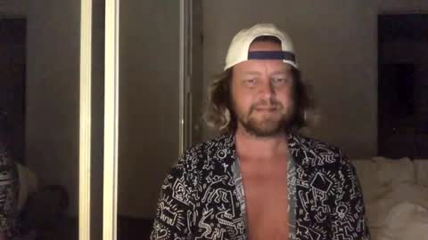 Snapshot of gcsurfer81 chatting on October 24, 9:49 am gcsurfer81 online show from October 24, 9:49 am