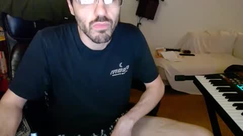 Snapshot of gdakis chatting on March 2, 6:03 am gdakis online show from March 2, 6:03 am