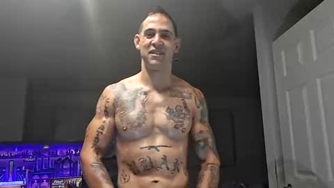 Snapshot of geekedoutlabs chatting on October 1, 5:46 am Zanecubano online show from October 1, 5:46 am