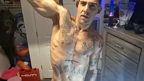 Snapshot of geekedoutlabs chatting on October 12, 7:46 pm Zanecubano online show from October 12, 7:46 pm