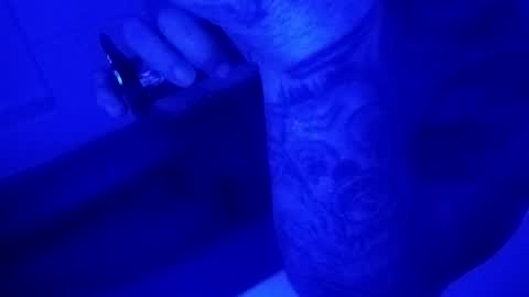 Snapshot of geekedoutlabs chatting on November 18, 1:11 am Zanecubano online show from November 18, 1:11 am