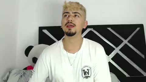 Snapshot of geenncharlie chatting on October 1, 5:41 pm geenncharlie online show from October 1, 5:41 pm