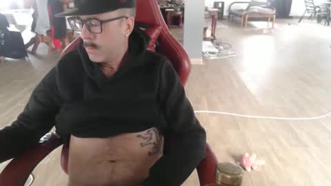 Snapshot of geequality99 chatting on November 30, 1:15 pm geequality99 online show from November 30, 1:15 pm