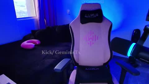 Snapshot of geminis11 chatting on October 24, 8:38 pm geminis11 online show from October 24, 8:38 pm