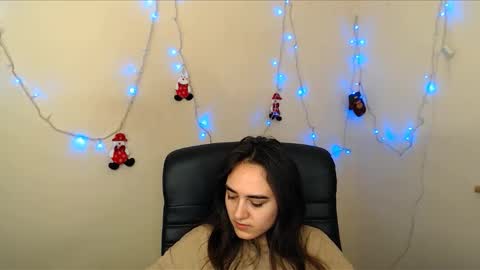 Snapshot of gemma_arterton chatting on December 28, 10:03 am Gemma online show from December 28, 10:03 am